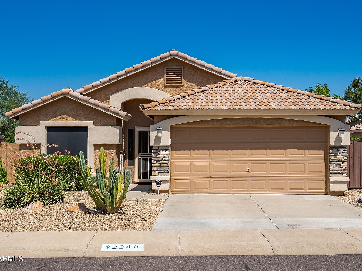 2246 E SOFT WIND Drive, Phoenix, AZ 85024 | Zillow