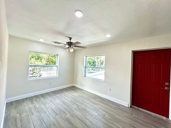 4th image of 2025 44th St S #1/2