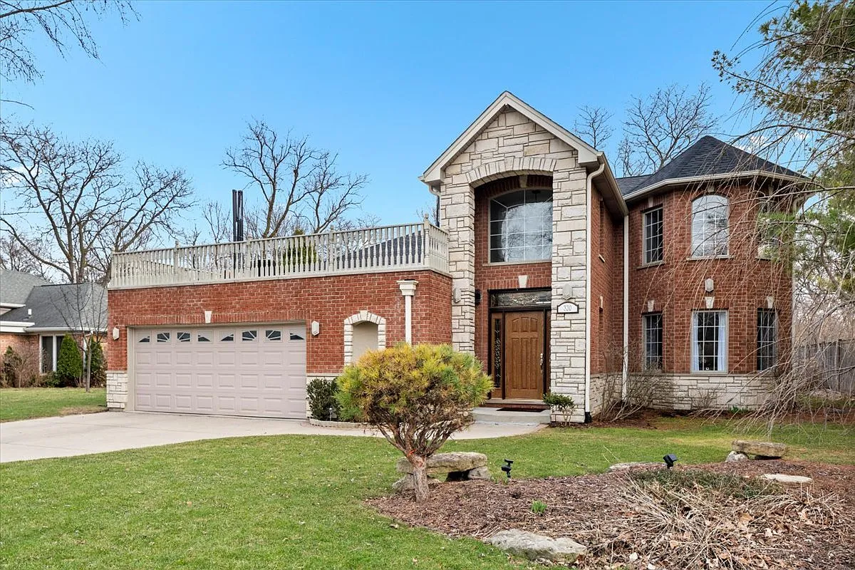 320 Beverly Dr photo 1
