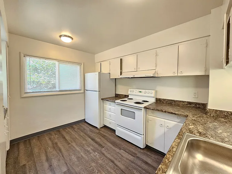 819 W 11th Ave — Photo 9