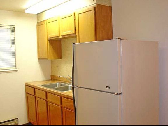 2nd image of 341 Westchester Sq S #341