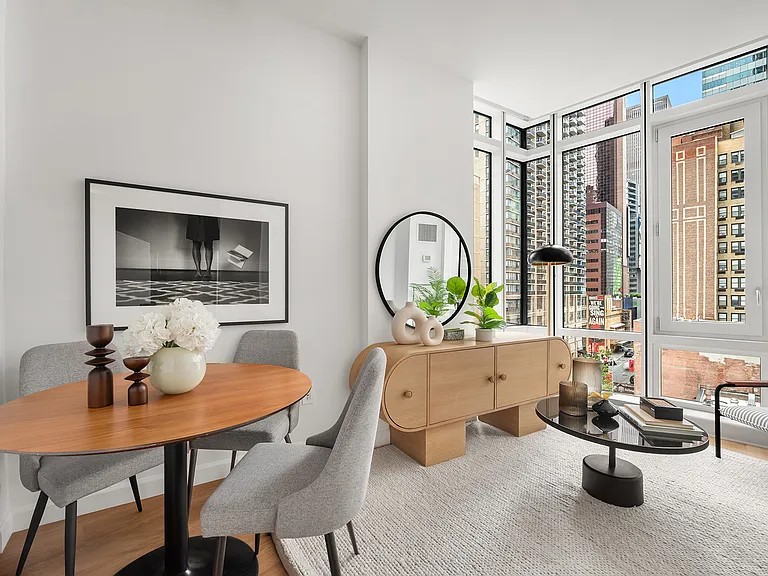 306 W 48th St #5D — Photo 3