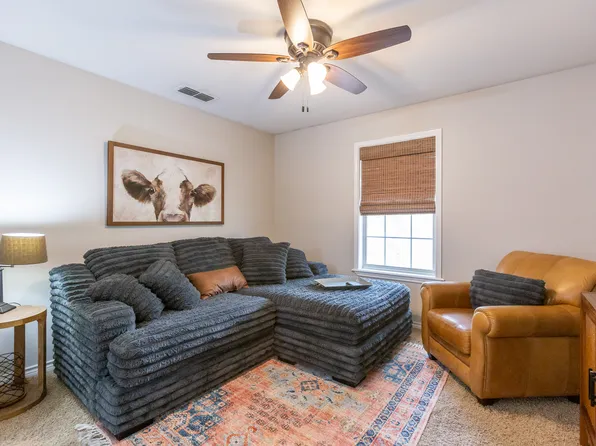 634 E North 16th St #B, Abilene, TX 79601