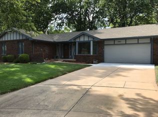 1442 N Valleyview Ct, Wichita, KS 67212