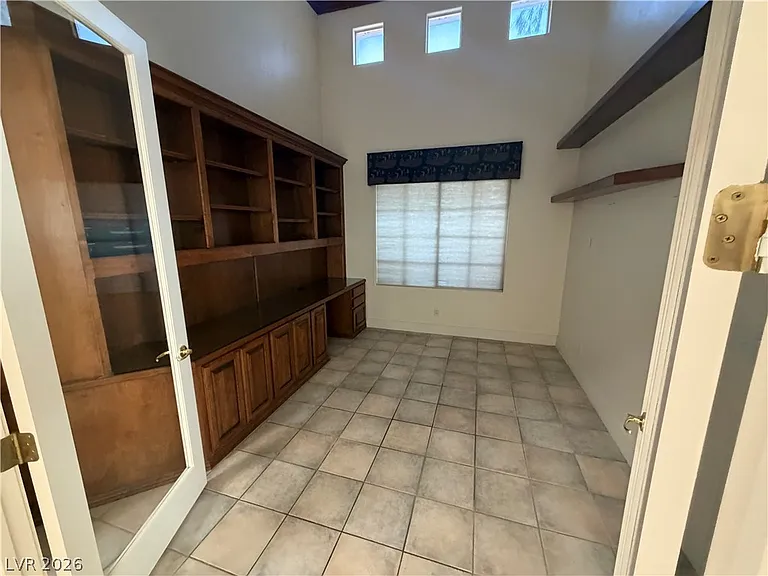 10225 Red Bridge Ave — Photo 2