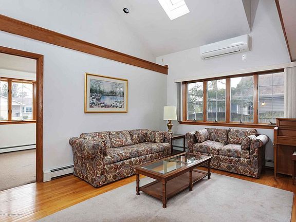 4th image of 301 New Jersey Ave