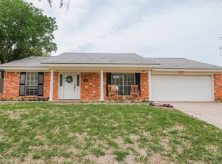 1936 Yucca Trl, Hurst, TX 76054