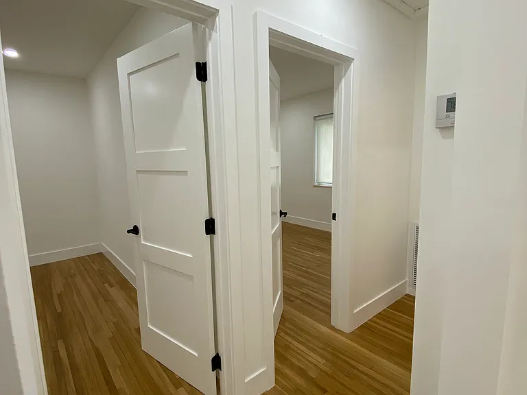 3250 SW 18th Ter — Photo 3