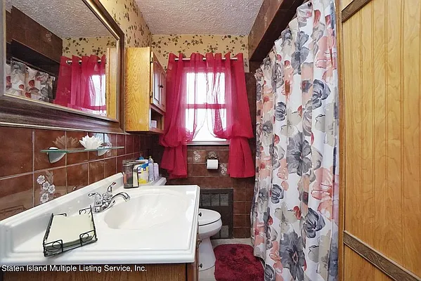 Sold by REMAX Elite | media 10