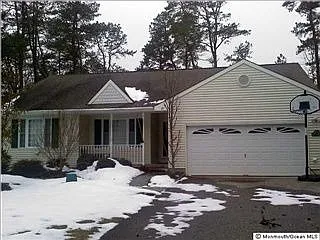39 Mayflower Dr photo 1