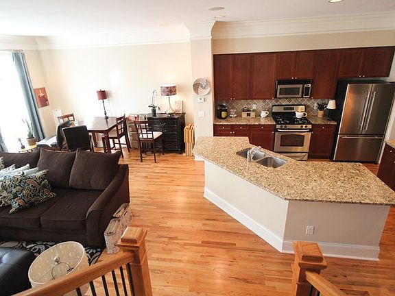 Living / Kitchen area