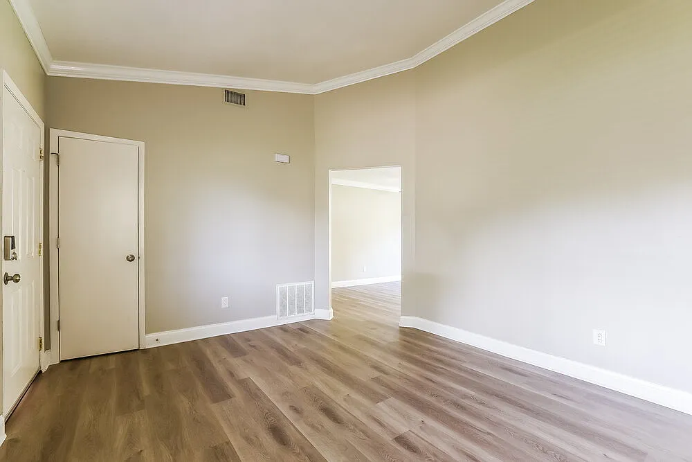 3 bed, 2.0 bath, 1124 sqft, $1,980 — Photo 3