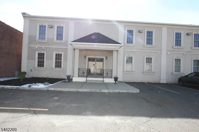 1 bed, 1.5 bath, $1,750 — Photo 1
