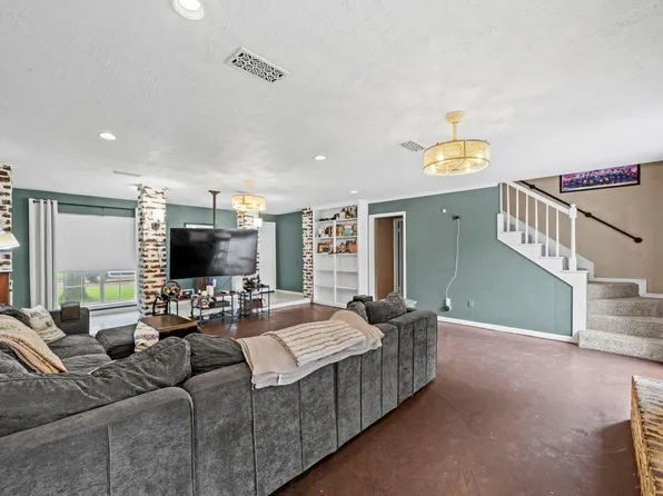 8131 Brinkworth Ln, Houston, TX 77070