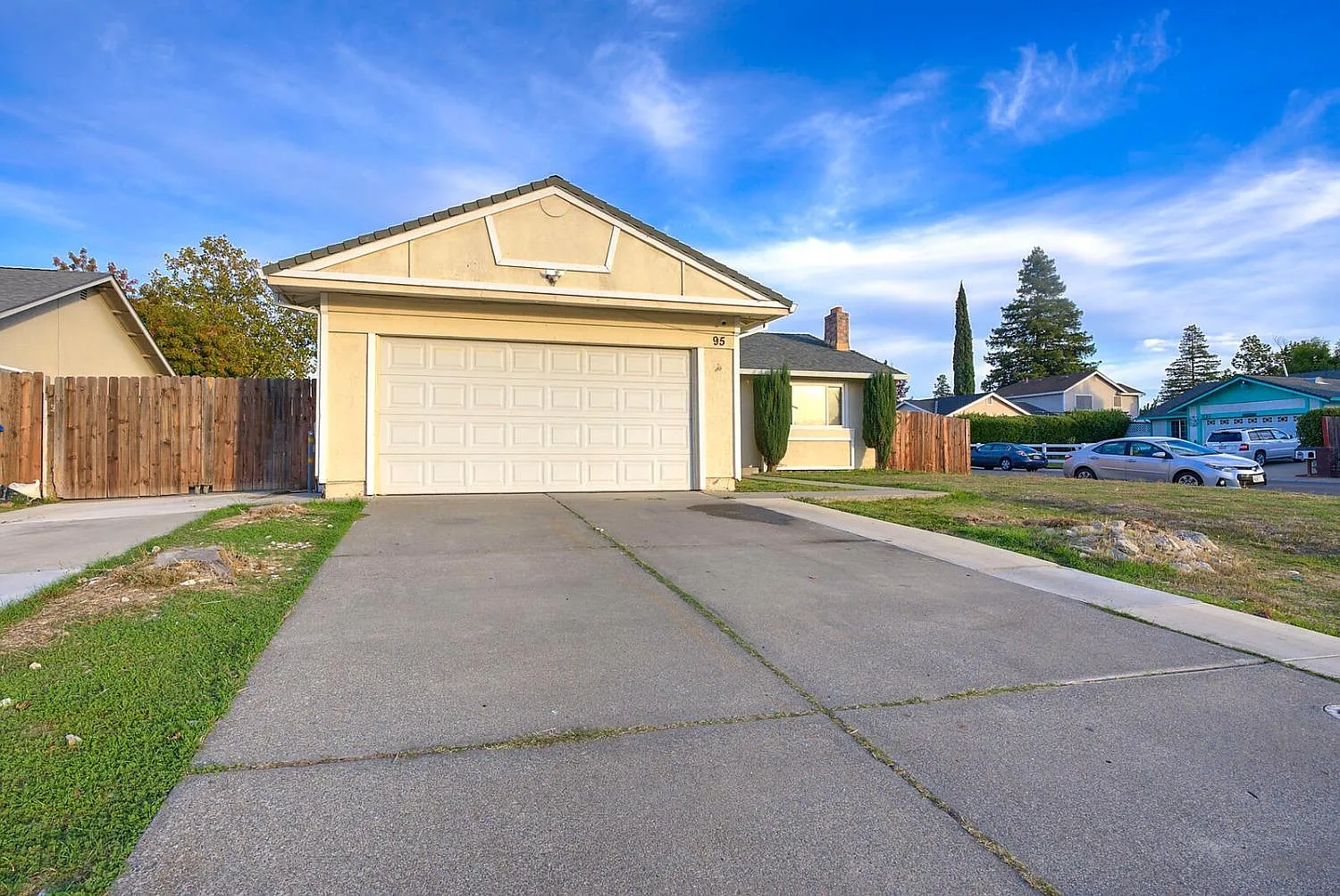 95 Marilyn Cir photo 1