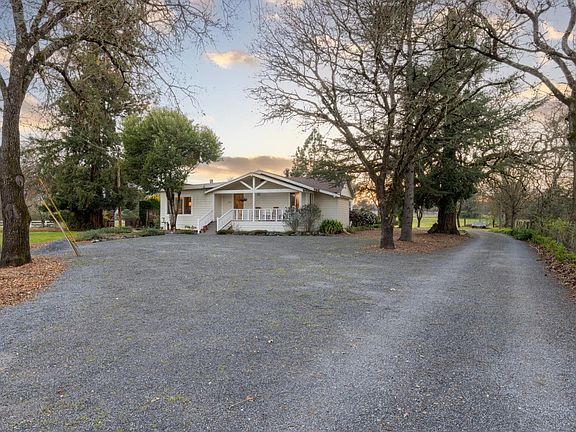 3rd image of 8027 Oak Way