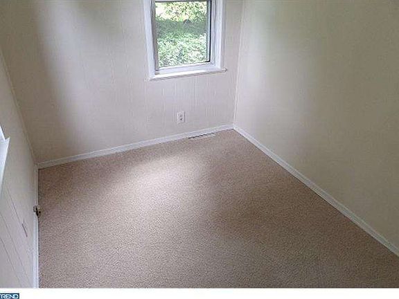 4th image of 851 Park Ave