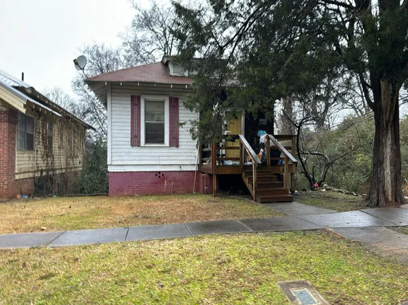 526 Oak Pl, Fairfield, AL 35064