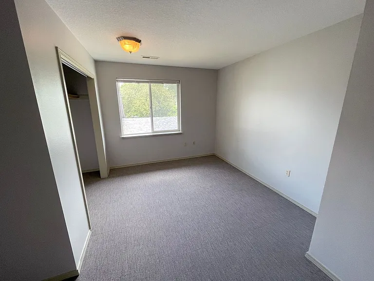 5011 N Syracuse St #B — Photo 17