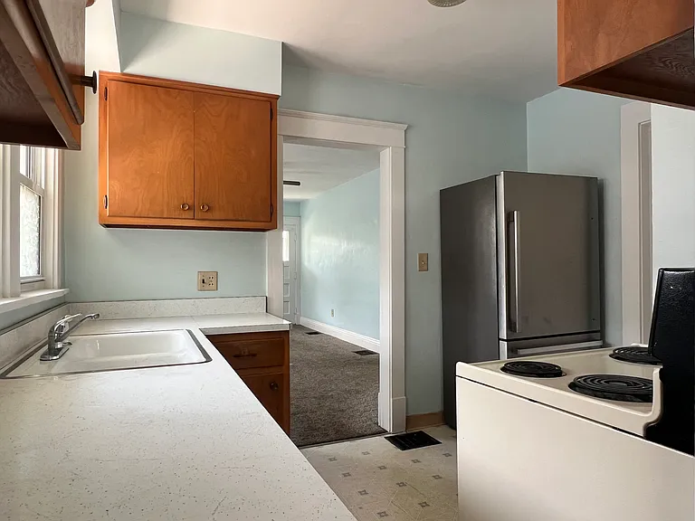 150 S Fostoria Ave — Photo 4