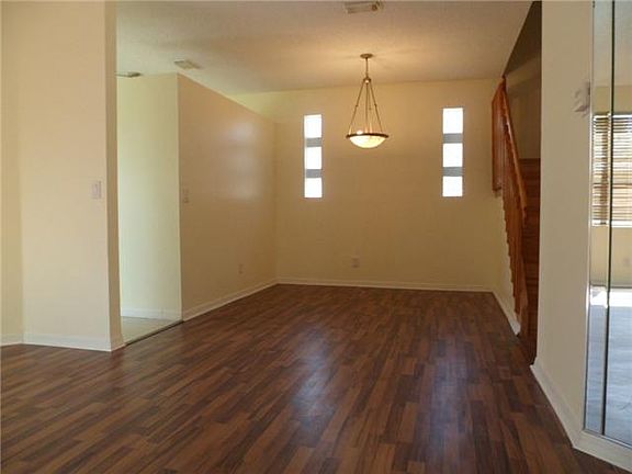 3rd image of 18820 NW 19th St