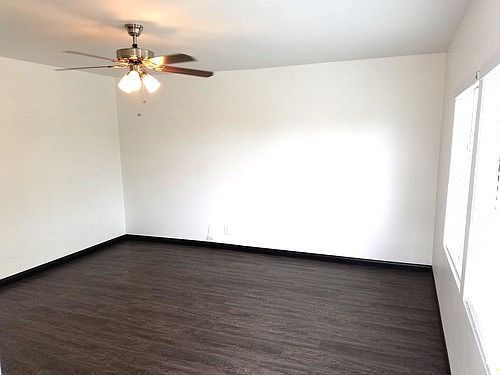 2nd image of 417 W Los Feliz Rd