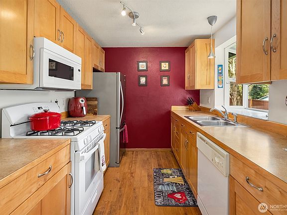 5th image of 26818 NE Miller Street