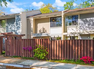 2389 Southgate Sq, Reston, VA 20191