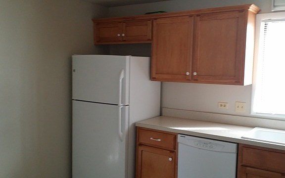 3rd image of 5980 Lake Bluff Dr Unit 301
