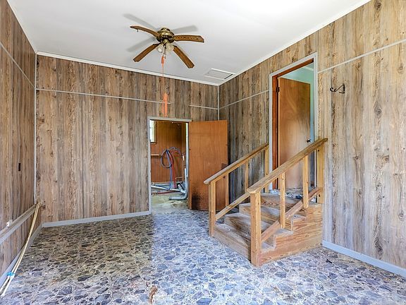 5th image of 3058 Bluff Springs Rd
