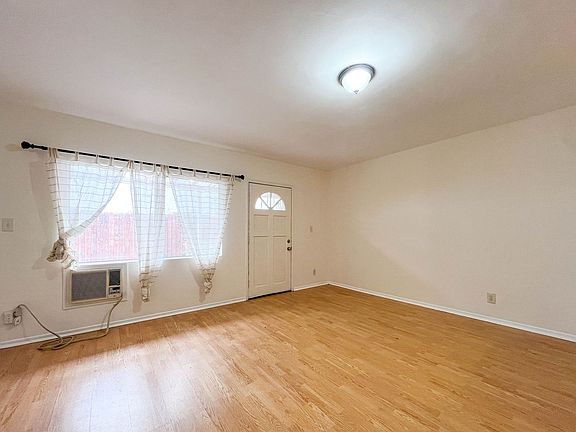 4th image of 6023 Tujunga Ave