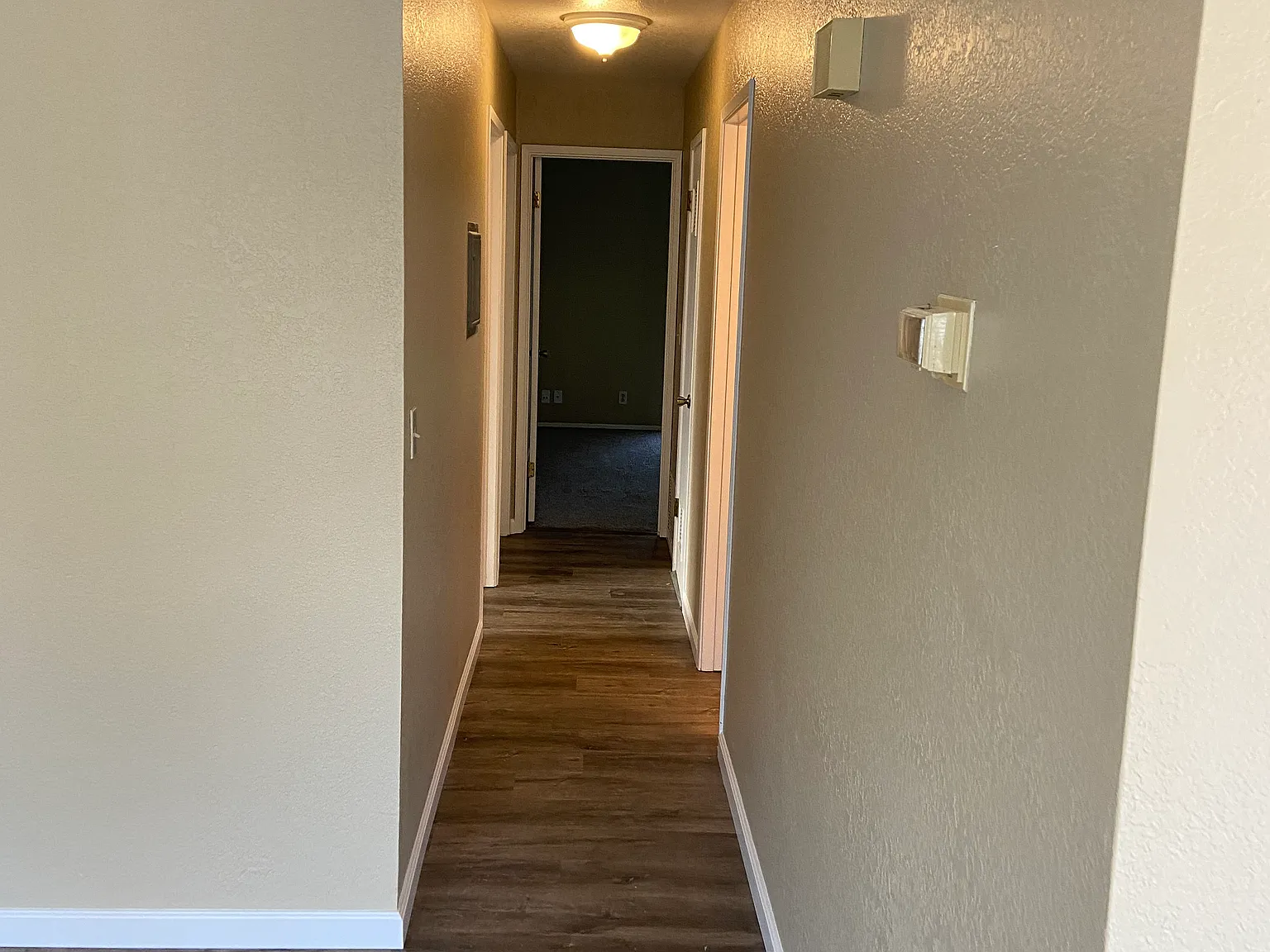 3 bed, 900 sqft, $2,800 — Photo 4