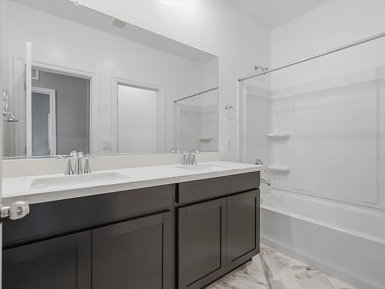 6510 Silver Estates Ave — Photo 23