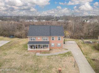 911 Westin Woods Ln, Seymour, TN 37865