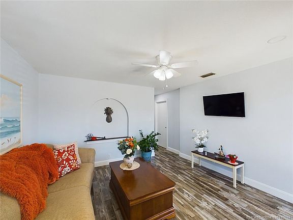 5th image of 841 Orlando Ave S #841
