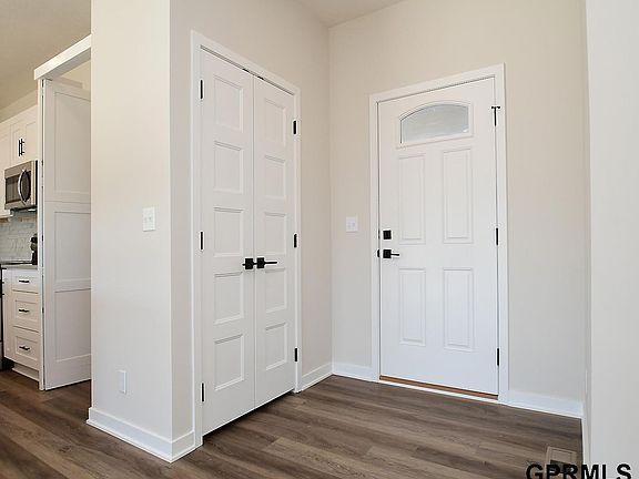 3rd image of 20801 Hartman Ave
