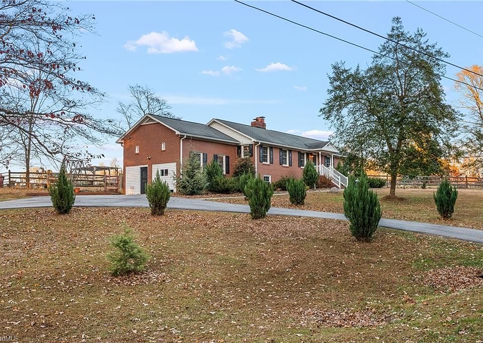 1st image of 5811 Meadow Ln
