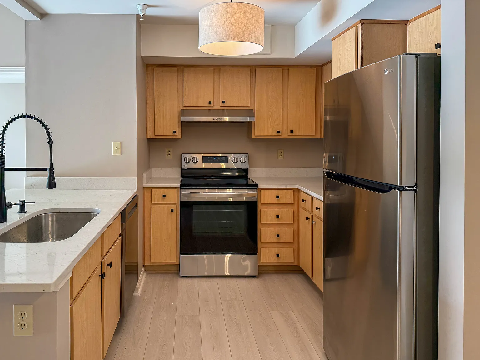 734 Bristol Village Dr — Photo 3