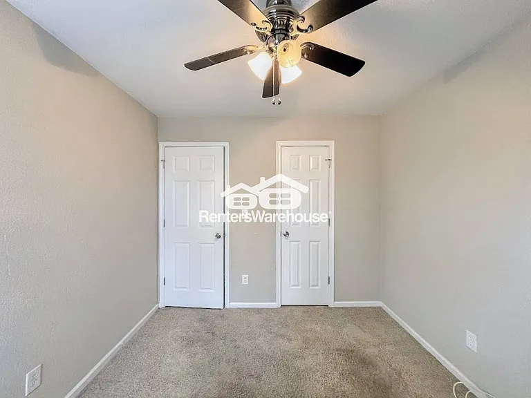 1947 Candlelight Dr — Photo 25