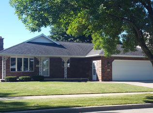 1609 W Cloverdale Dr, Appleton, WI 54914