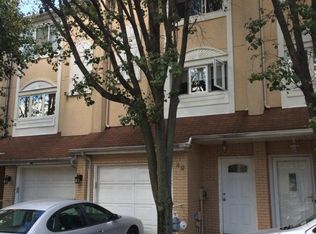 49 Sandywood Ln, Staten Island, NY 10309