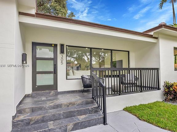 3rd image of 305 Fluvia Ave