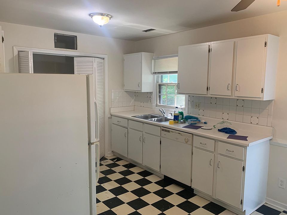 2nd image of 2739 Grantwood Ct