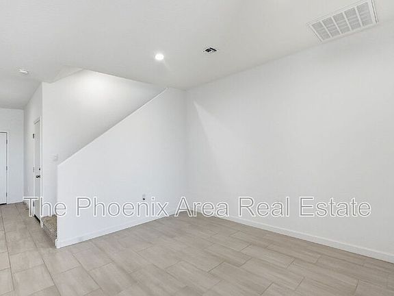 2nd image of 2761 W Seaver Ave