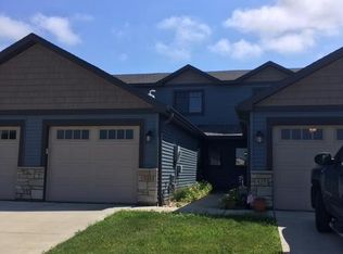 531 Pointe Ct SW, Rochester, MN 55902