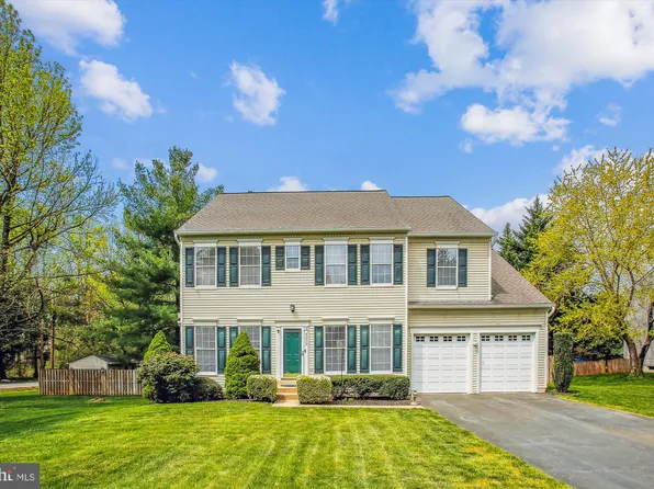 8232 Franklin Dr, Lorton, VA 22079