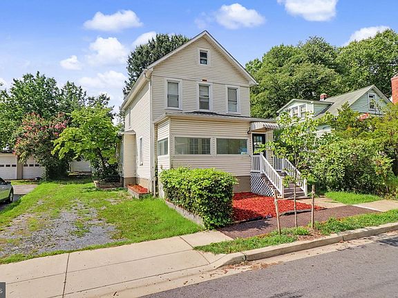 2nd image of 3107 Upshur St
