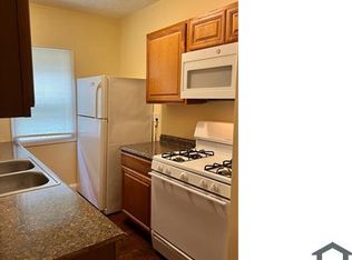 2126 Auburn St #1E, Rockford, IL 61103