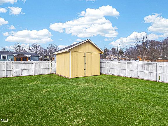 5th image of 343 Hickory Lane