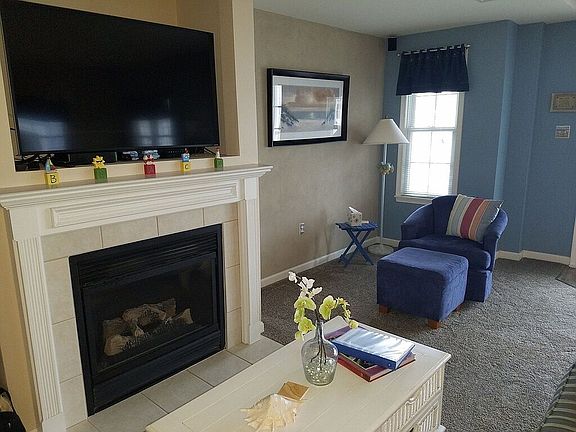 5th image of 1340B Asbury Ave #2